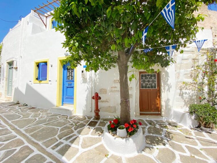 parikia-private-hercules-treasure-hunt-tour-w-food-stops