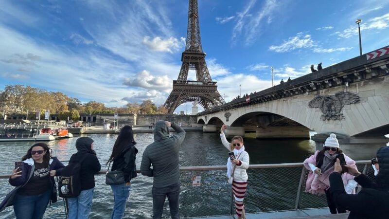 paris-1-hour-sightseeing-cruise-and-3-course-bistro-dinner