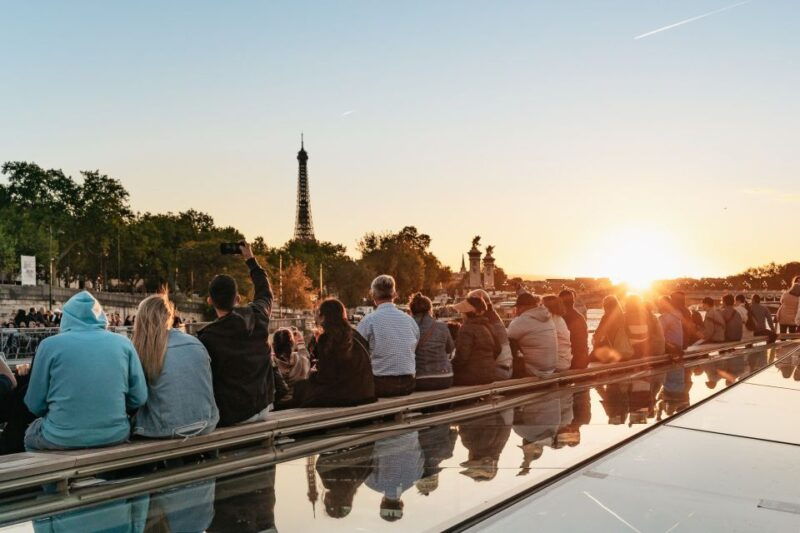 paris-1-hour-sightseeing-cruise-and-3-course-bistro-dinner