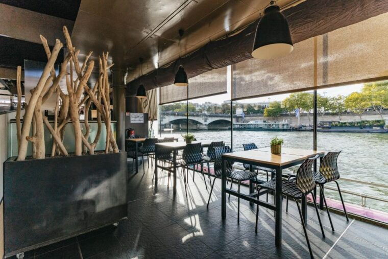 paris-1-hour-sightseeing-cruise-and-3-course-bistro-dinner