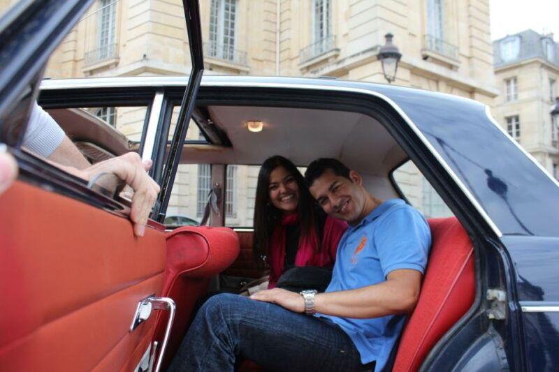 paris-1-hour-tour-in-a-vintage-car