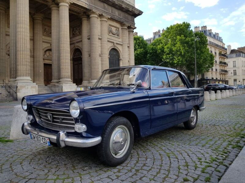 paris-1-hour-tour-in-a-vintage-car