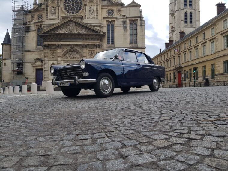 paris-1-hour-tour-in-a-vintage-car