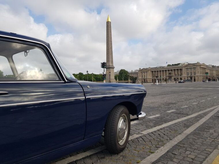 paris-1-hour-tour-in-a-vintage-car