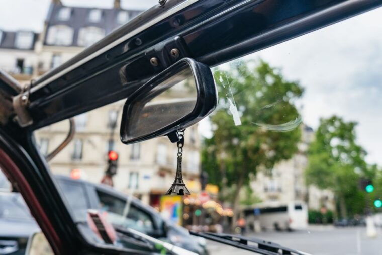 paris-1-hour-vintage-citroen-2cv-tour