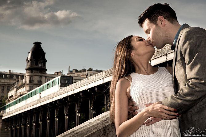 paris-2-hour-eiffel-tower-walking-tour-with-professional-photo-shoot-2