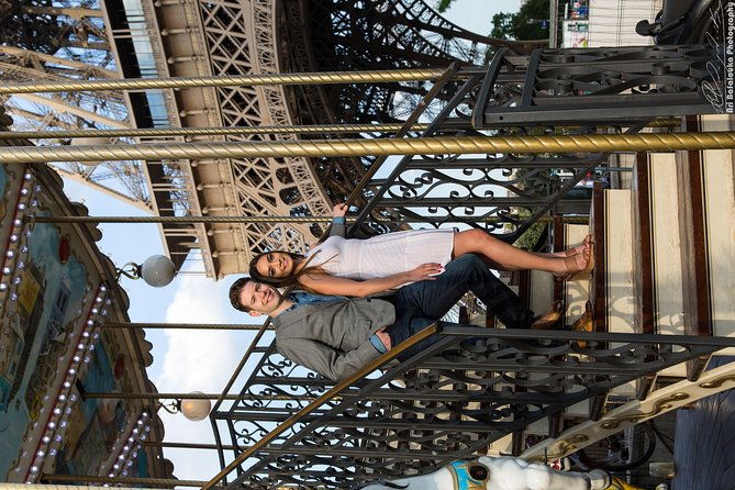 paris-2-hour-eiffel-tower-walking-tour-with-professional-photo-shoot