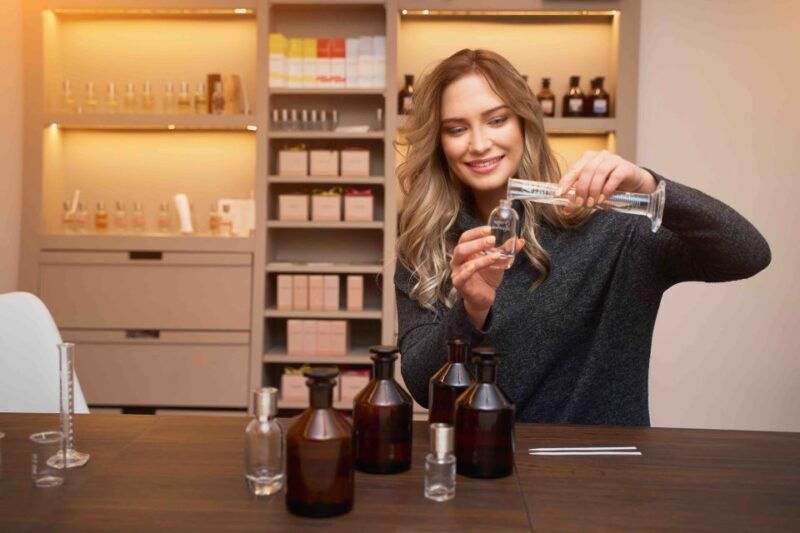 paris-2-hour-perfume-creation-workshop