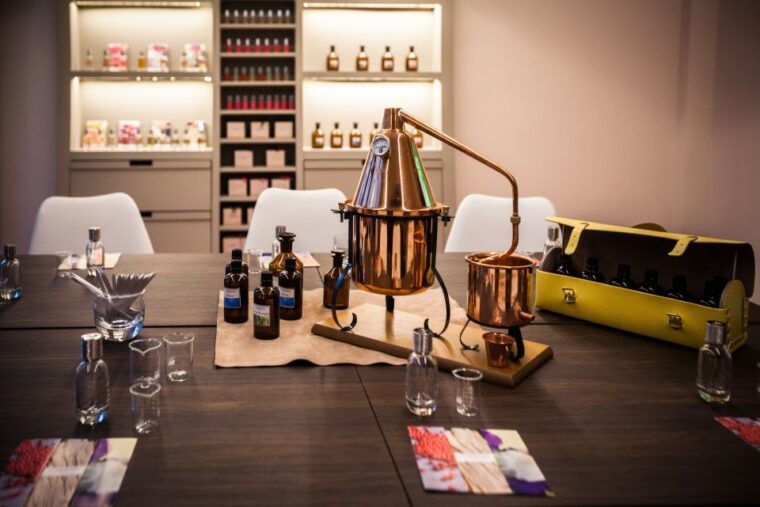paris-2-hour-perfume-creation-workshop