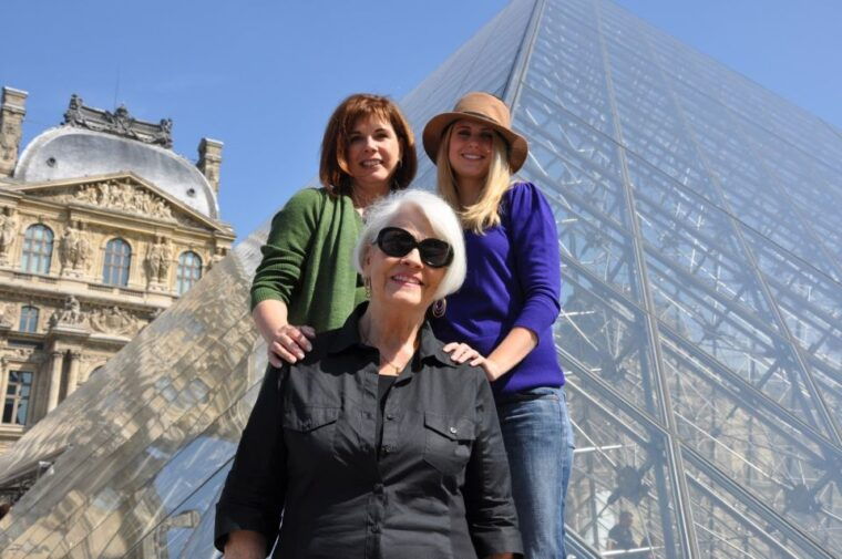 paris-2-hour-private-walking-tour-with-a-photographer