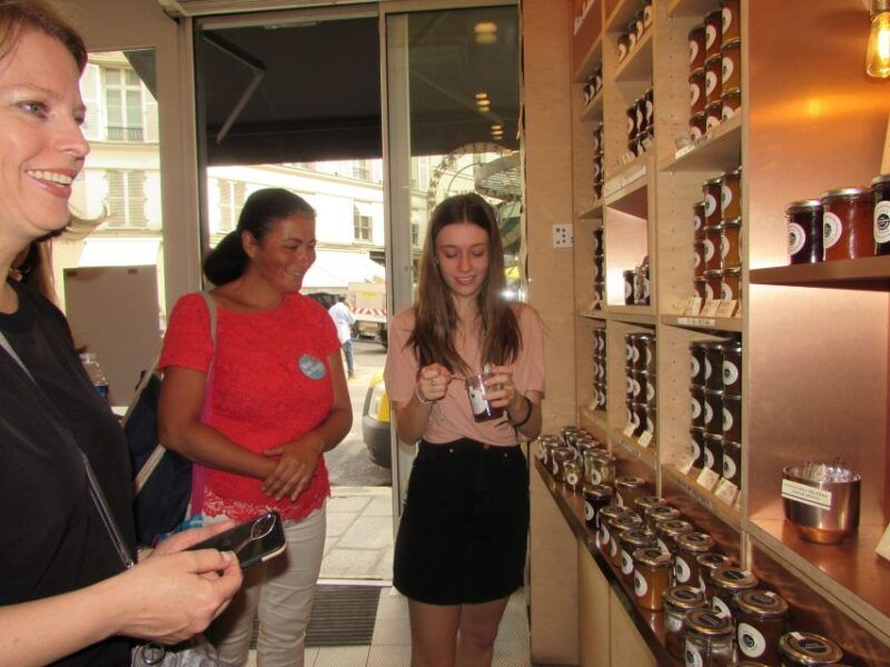 paris-2-hour-sweet-chocolate-family-tour-with-tastings