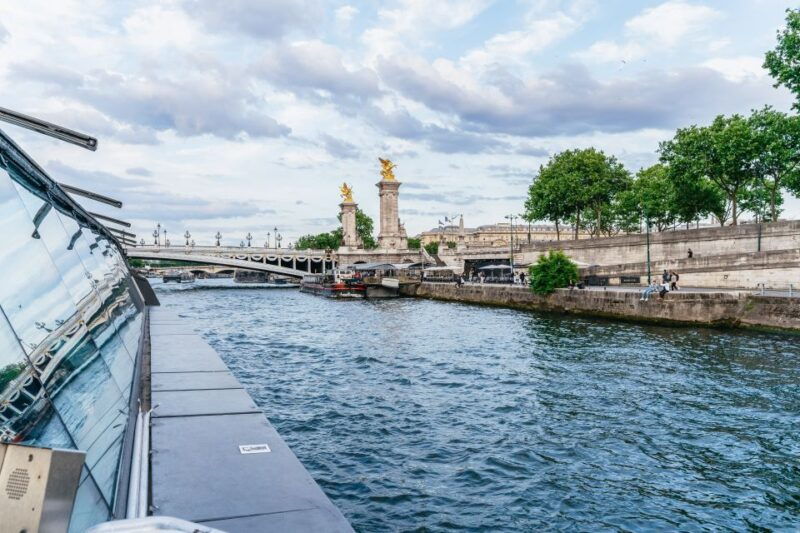 paris-3-course-dinner-cruise-on-the-seine-with-live-music