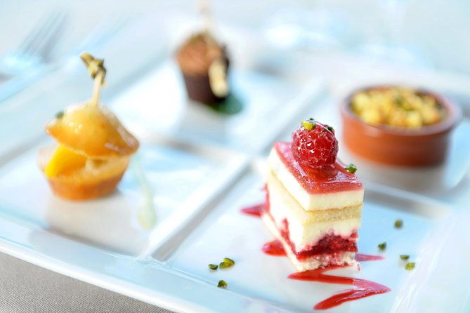 paris-3-course-gourmet-dinner-and-sightseeing-seine-river-cruise