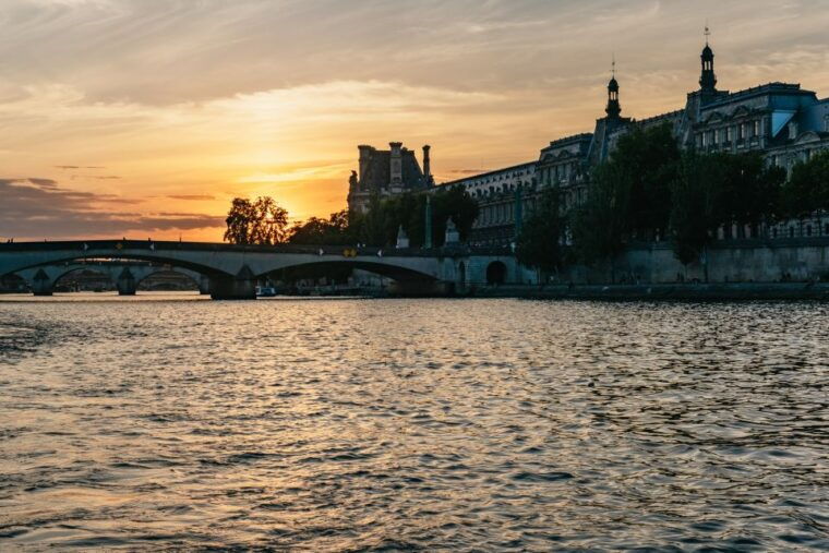 paris-3-course-gourmet-dinner-cruise-on-seine-river