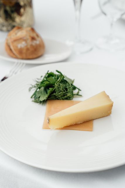 paris-4-course-dinner-cruise-on-seine-river-with-live-music