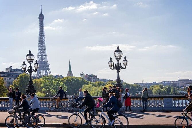 paris-along-the-seine-guided-tour-of-the-greatest-monuments