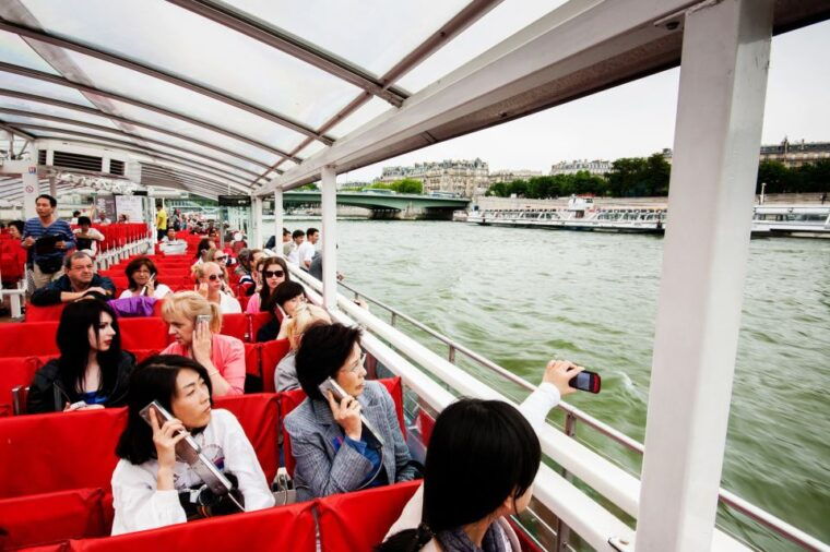 paris-audio-guided-bus-tour-seine-river-cruise
