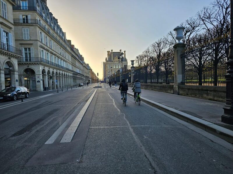 paris-before-the-crowds-sunrise-bike-tour-with-breakfast