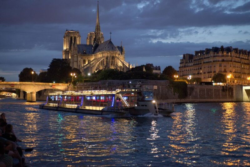 paris-big-bus-hop-on-hop-off-tour-and-seine-river-cruise