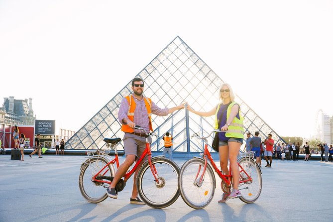 paris-by-night-city-of-lights-sightseeing-guided-bike-tour