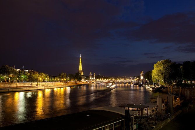 paris-by-night-with-seine-river-cruise-and-roundtrip-luxury-transportation