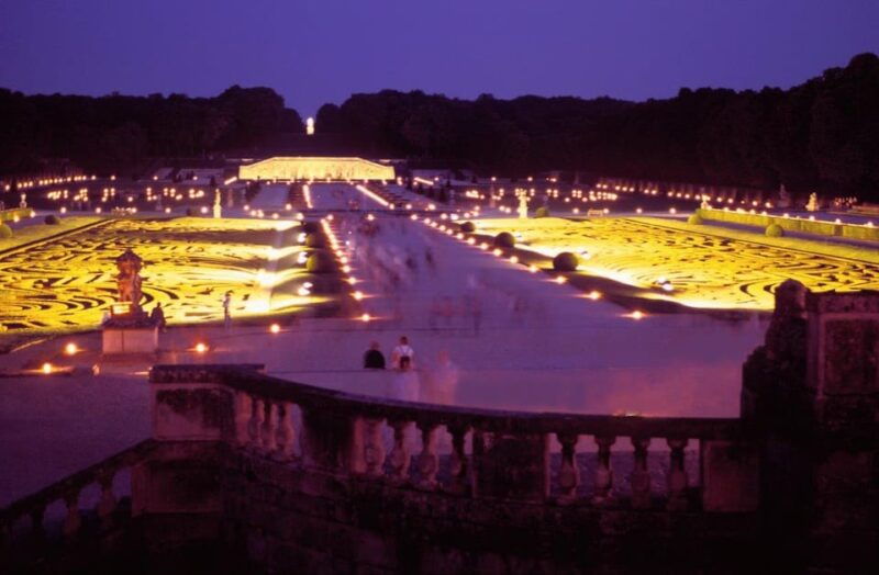 paris-candlelit-dinner-at-vaux-le-vicomte-by-limousine