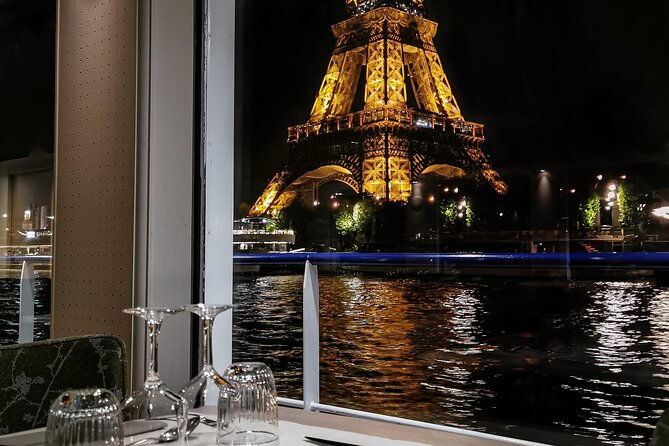 paris-capitaine-fracasse-3-course-seine-river-dinner-cruise