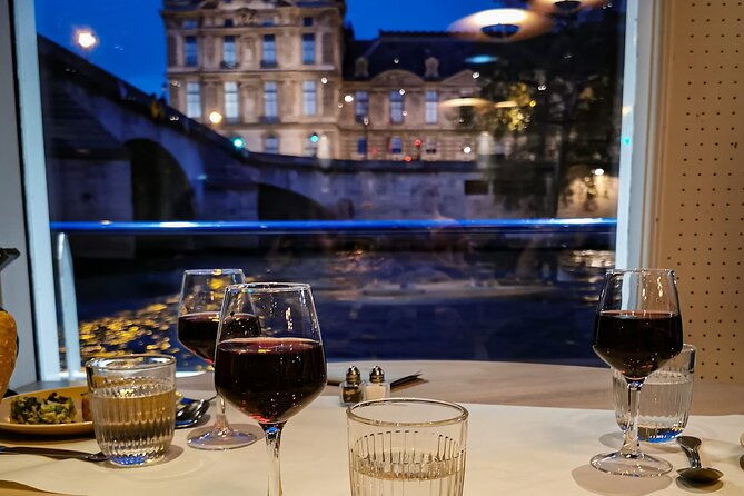 paris-capitaine-fracasse-3-course-seine-river-dinner-cruise