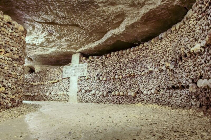paris-catacombs-restricted-access-tour