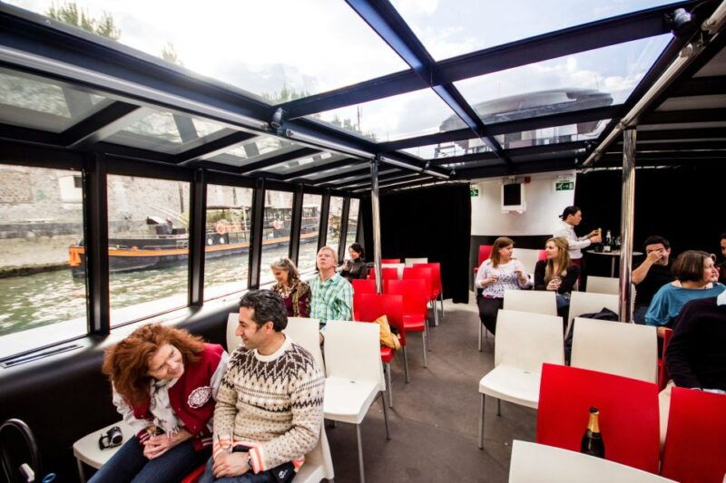 paris-champagne-tasting-cruise-departure-from-eiffel-tower