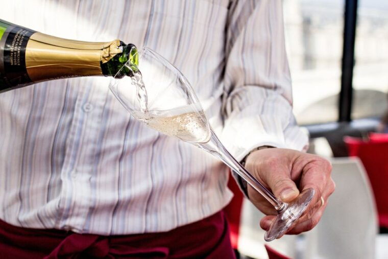 paris-champagne-tasting-cruise-departure-from-eiffel-tower