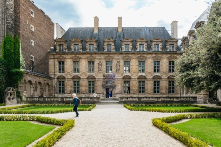 paris-charming-nooks-and-crannies-bike-tour-2