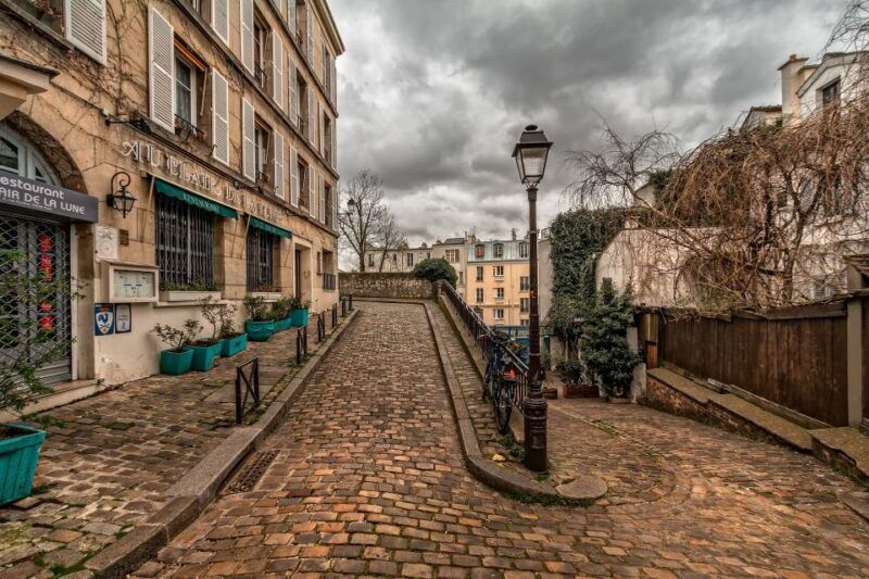 paris-charms-of-montmartre-guided-walking-tour