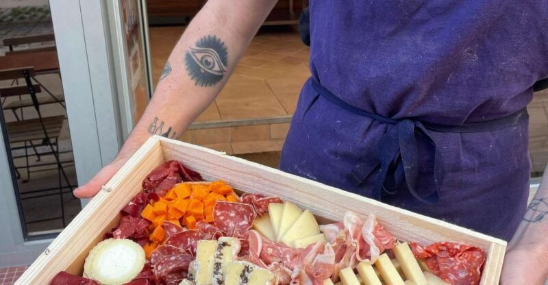 paris-cheese-and-wine-tasting-experience-in-montmartre