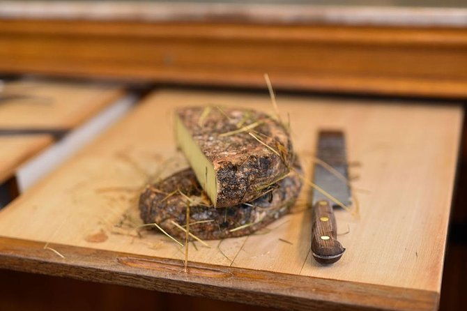 paris-cheesemaking-workshop-including-wine-and-cheese-tasting-with-an-expert