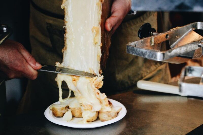paris-christmas-food-tour-with-local-guide-seasonal-treats