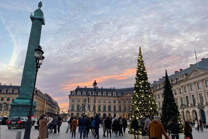 Paris Christmas Lights Small Group Walking Tour with Local Guide - Stop 1: Rue Montorgueil