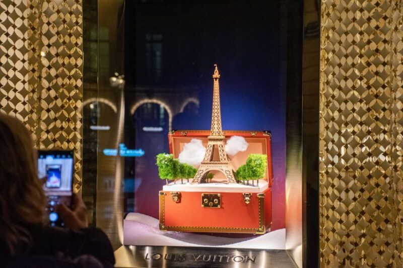 paris-christmas-lights-walking-tour-with-local-guide