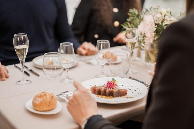 paris-christmas-special-lunch-cruise-on-the-seine-river