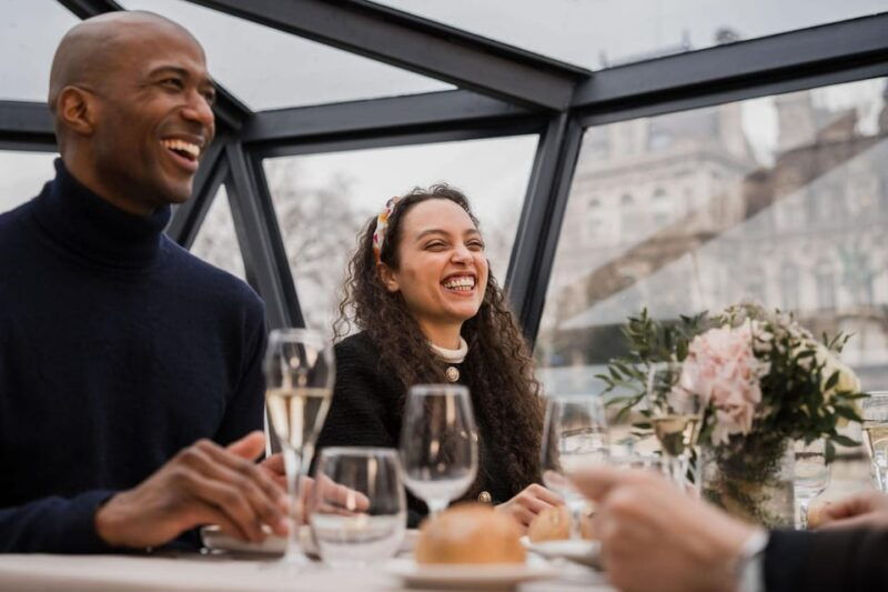 paris-christmas-special-lunch-cruise-on-the-seine-river