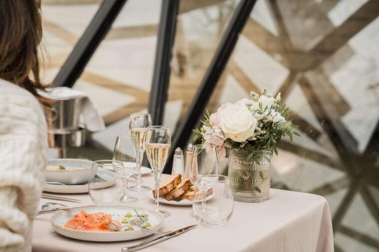 paris-christmas-special-lunch-cruise-on-the-seine-river