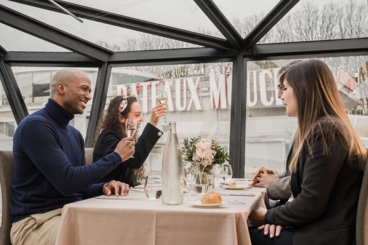 paris-christmas-special-lunch-cruise-on-the-seine-river