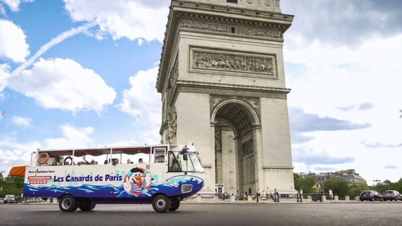 paris-city-and-river-seine-tour-on-an-amphibious-bus