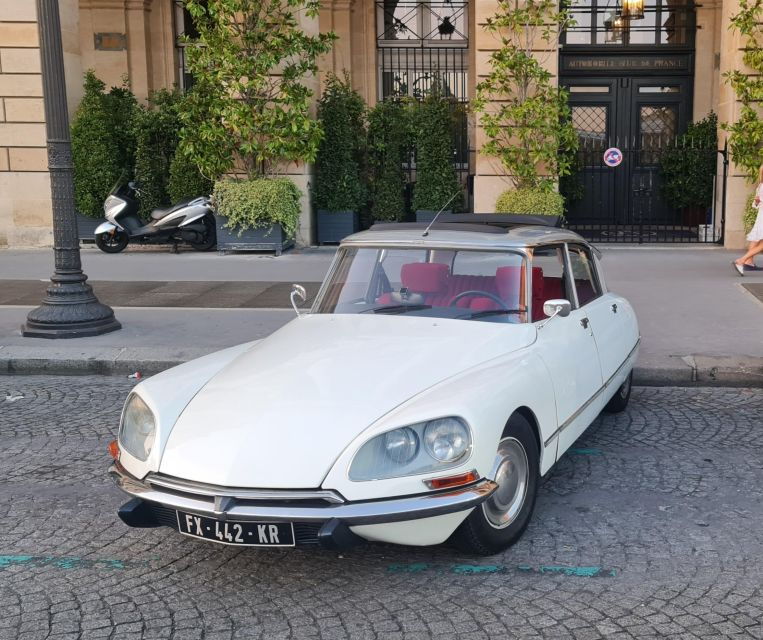paris-city-discovery-tour-by-vintage-citroen-ds-car