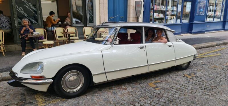 paris-city-discovery-tour-by-vintage-citroen-ds-car