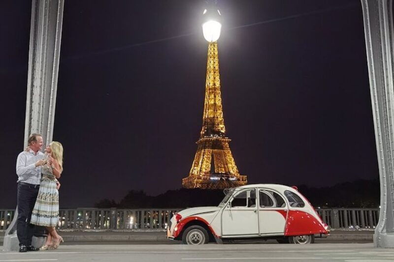 paris-city-sightseeing-tour-at-night-in-vintage-car