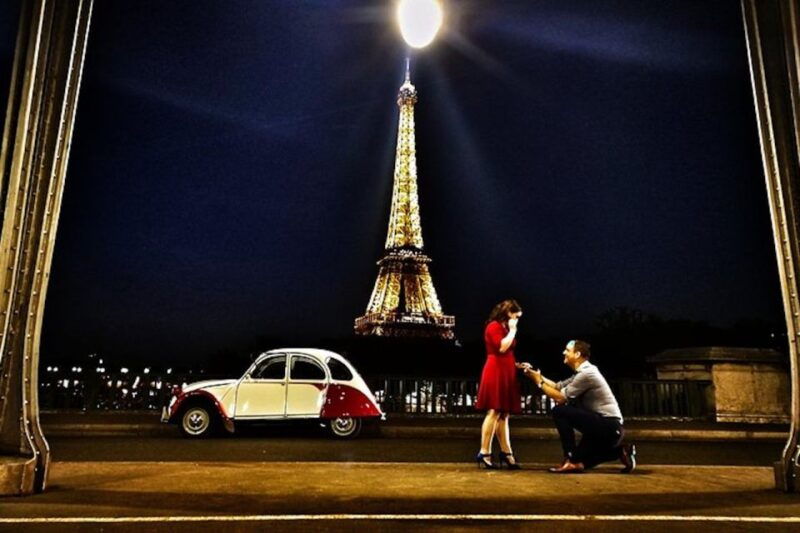 paris-city-sightseeing-tour-at-night-in-vintage-car