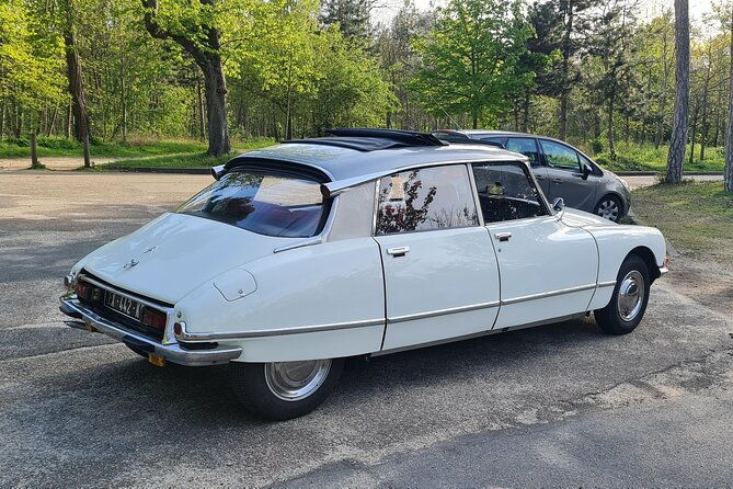 paris-city-tour-2h00-citroen-ds-vintage-with-open-roof