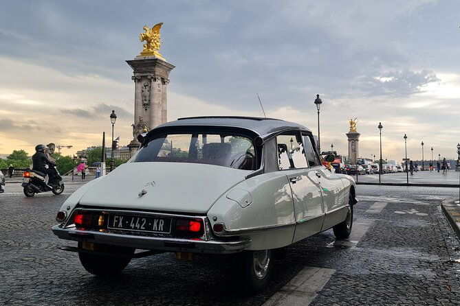 paris-city-tour-2h00-citroen-ds-vintage-with-open-roof