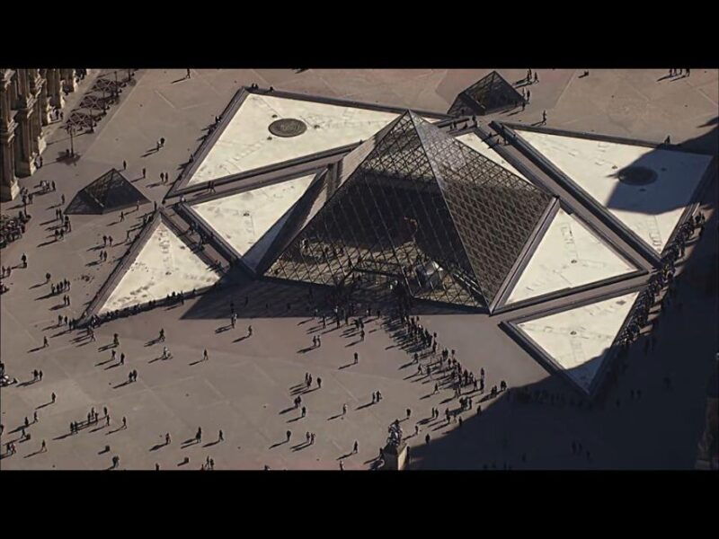 paris-city-walk-and-louvre-museum-tour